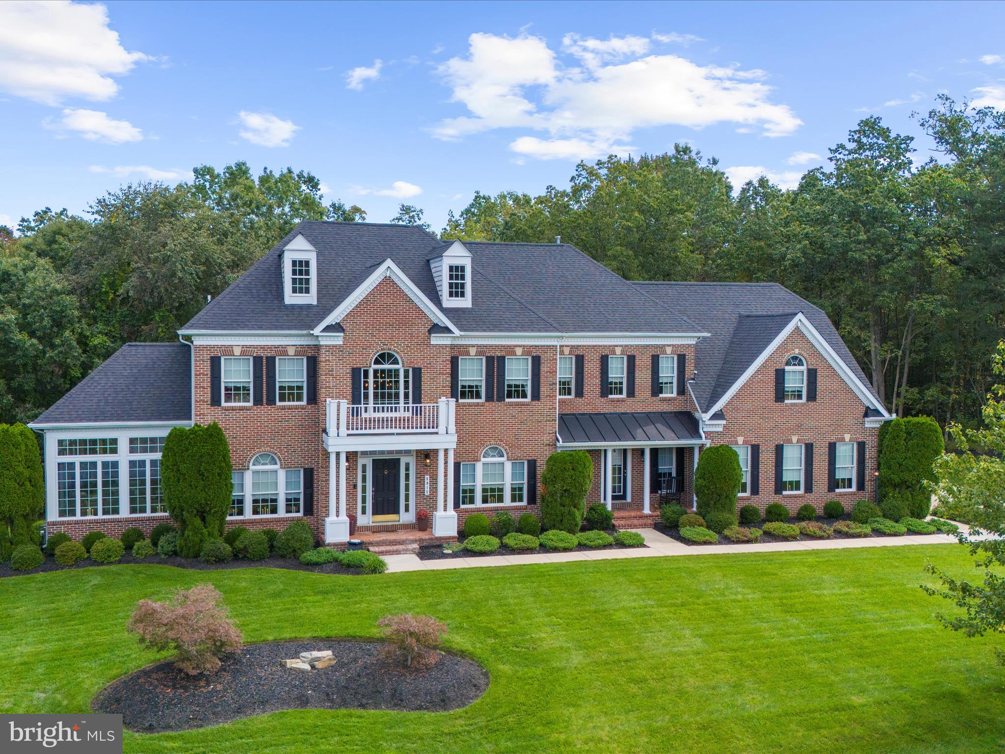 8915 WINGED FOOT DRIVE
