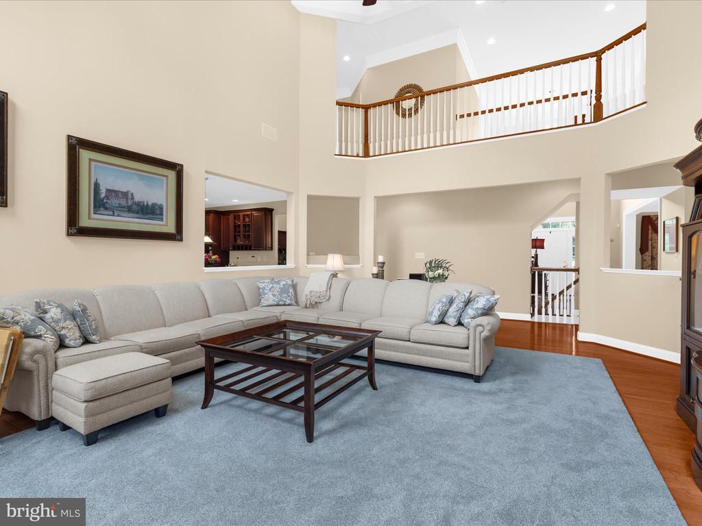8915 WINGED FOOT DRIVE