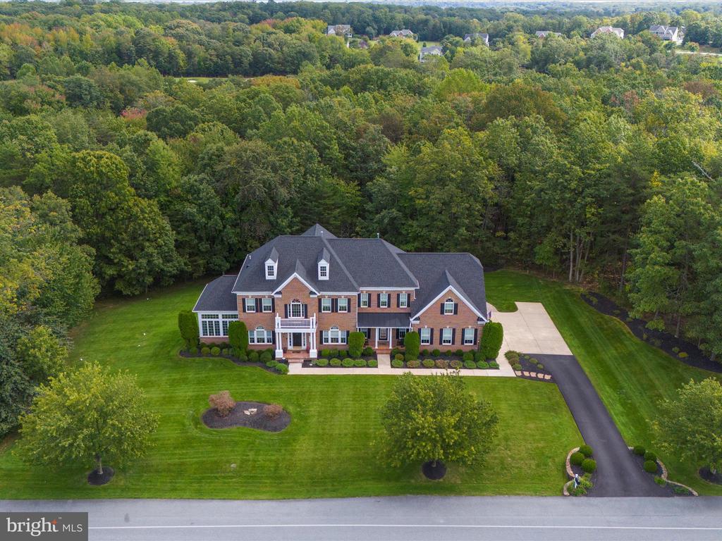 8915 WINGED FOOT DRIVE