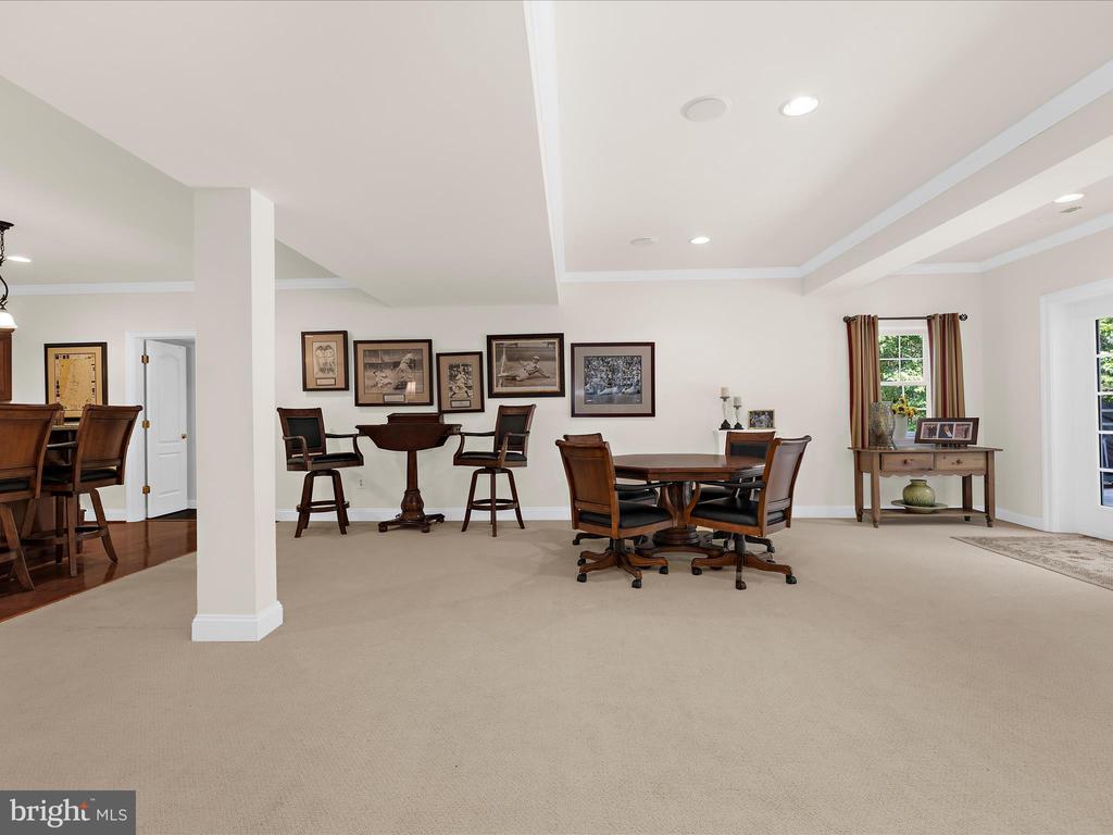 8915 WINGED FOOT DRIVE