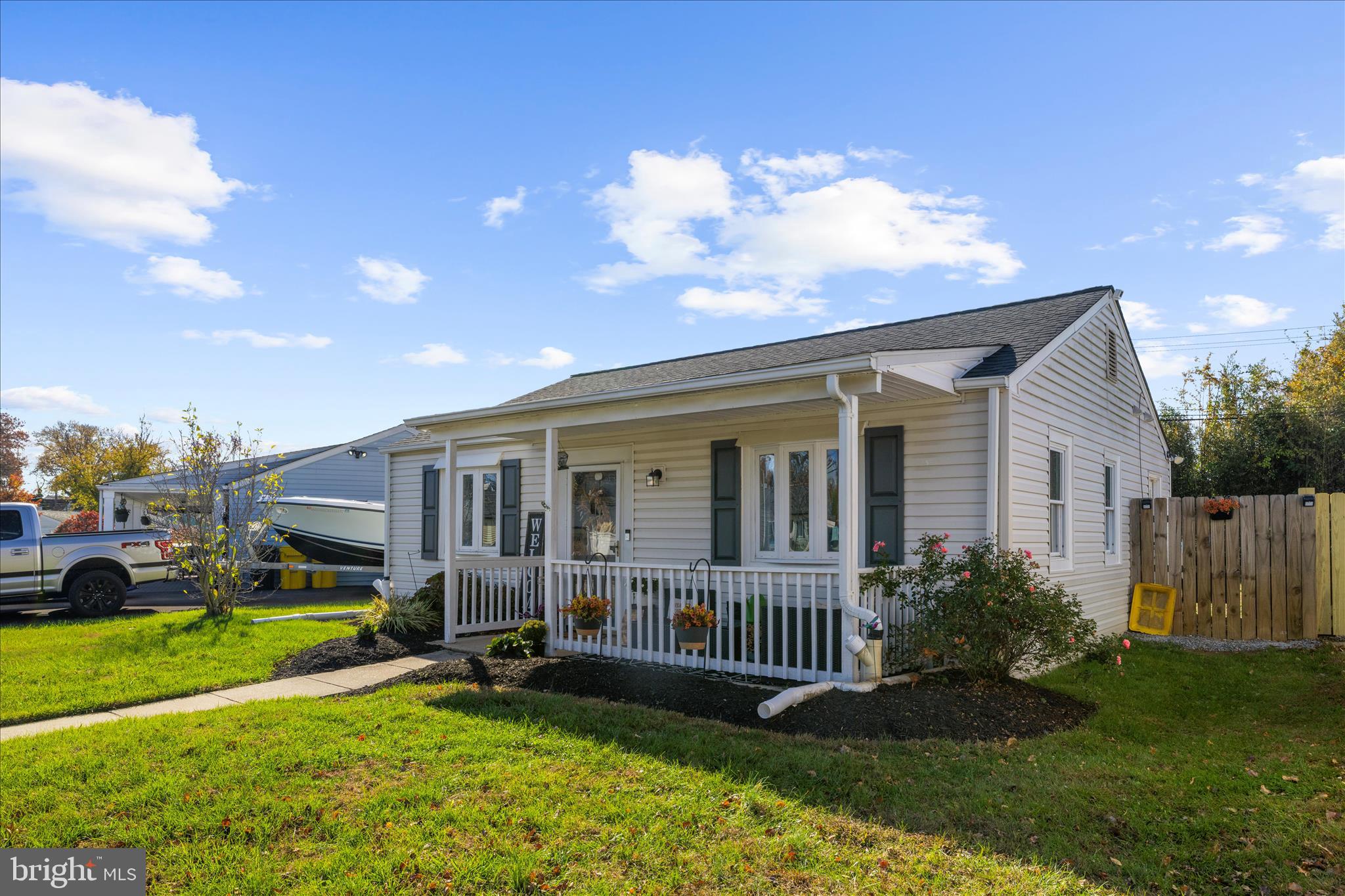 1017 THOMAS ROAD
