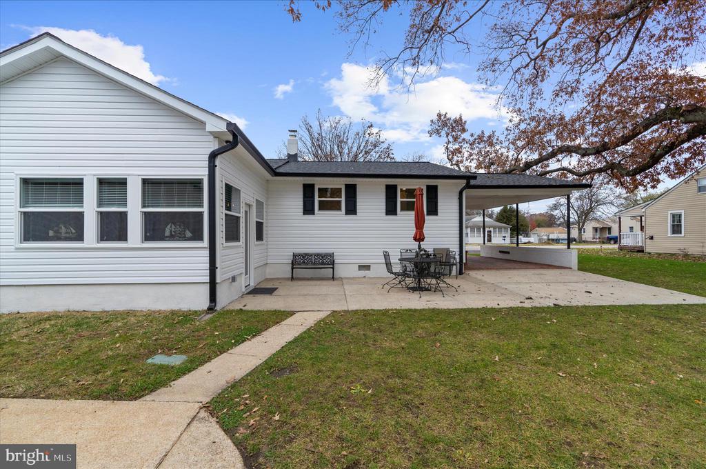 1035 6TH STREET