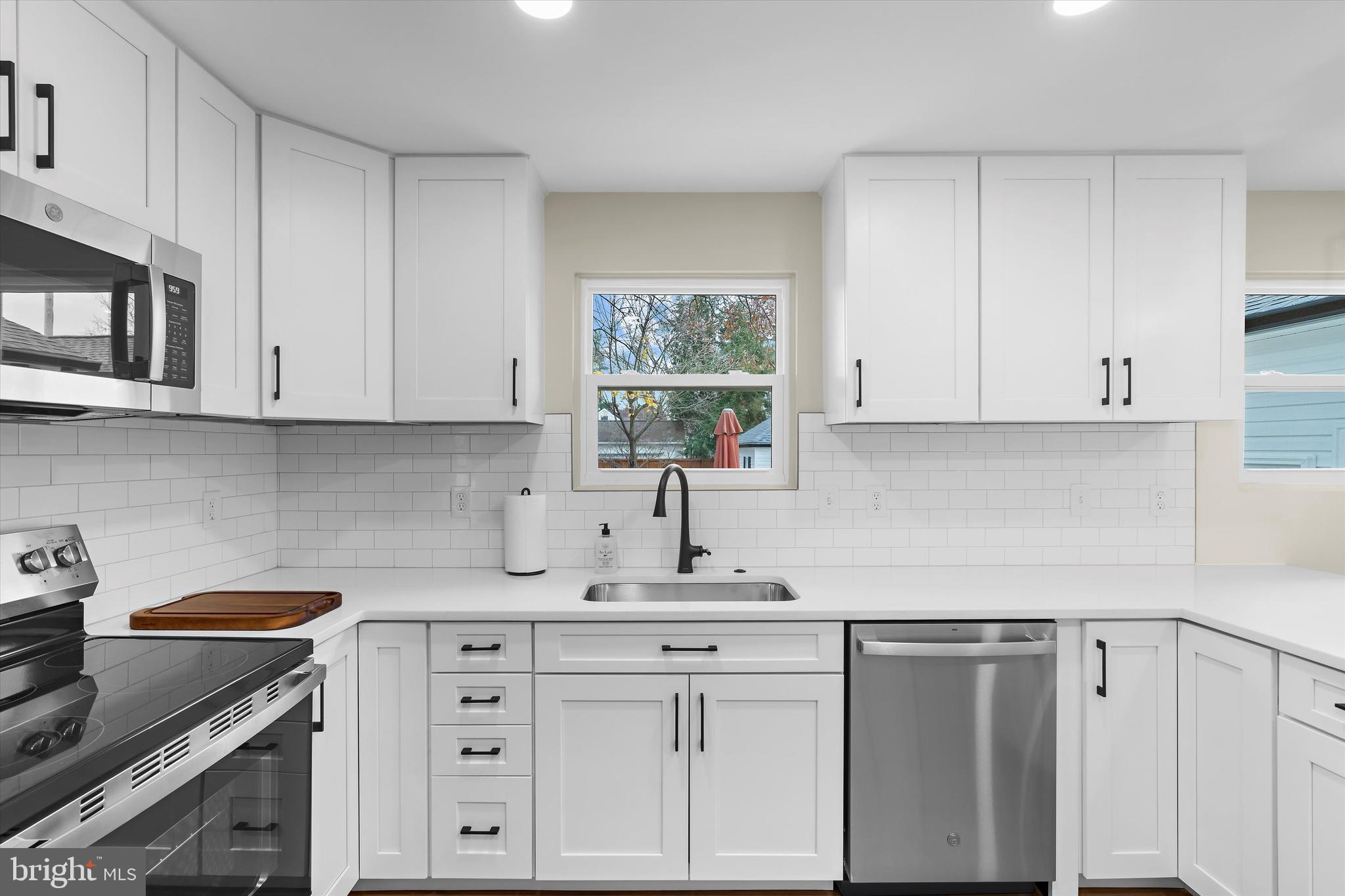 1035 6TH STREET