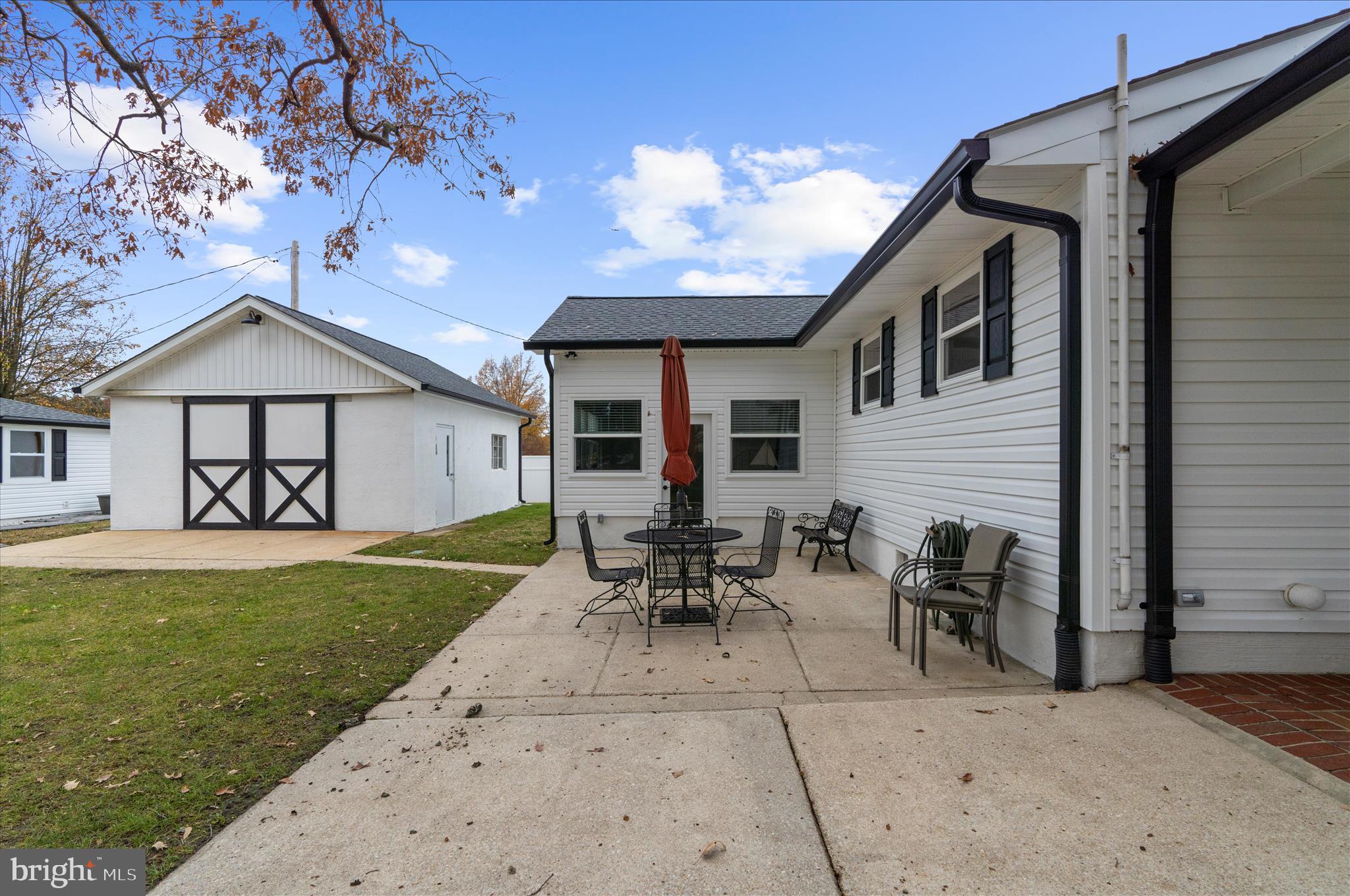 1035 6TH STREET