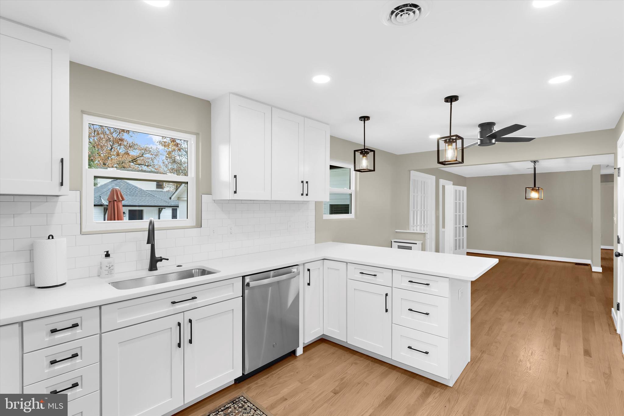 1035 6TH STREET