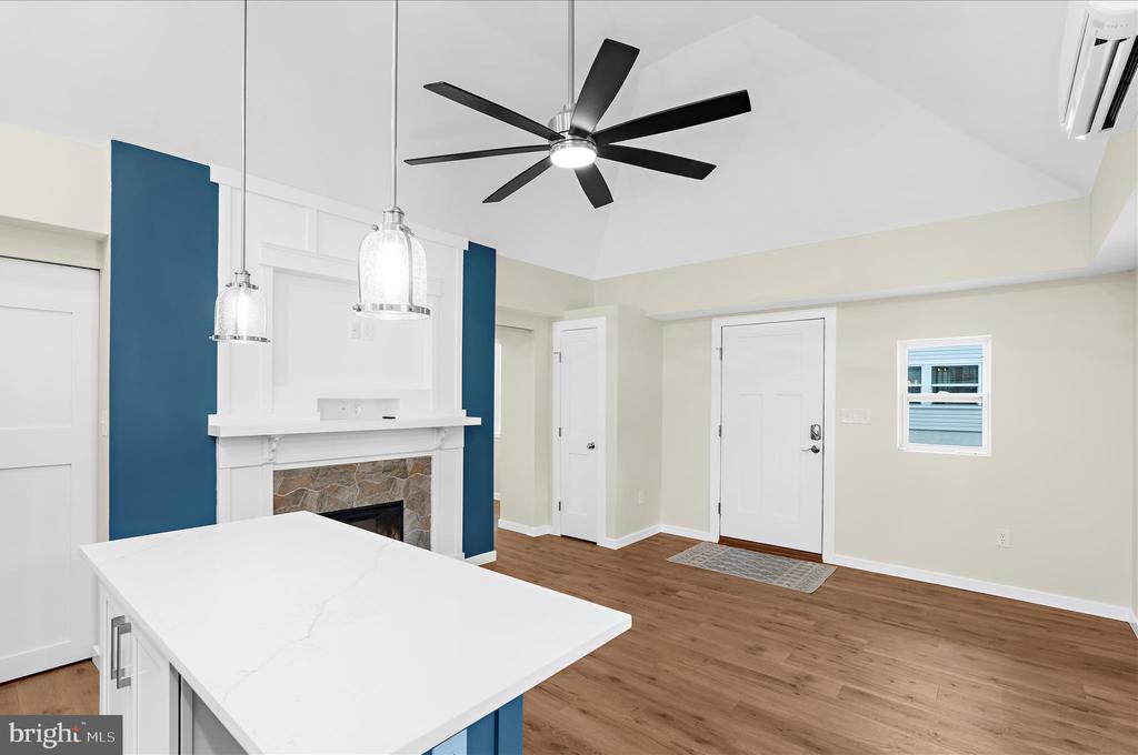 1035 6TH STREET