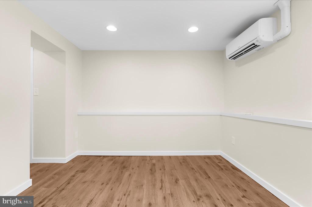 1035 6TH STREET