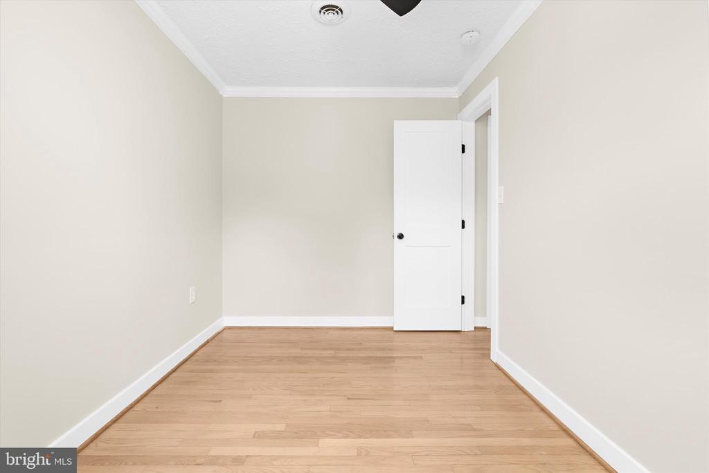 1035 6TH STREET