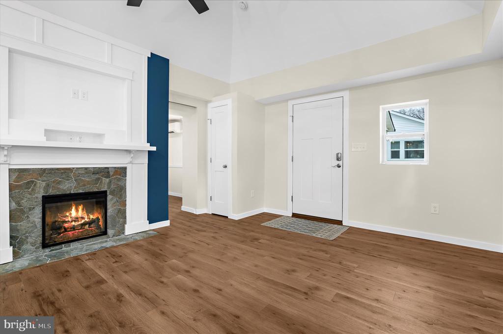 1035 6TH STREET