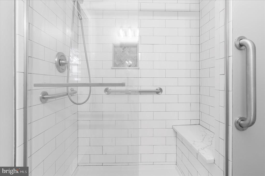 1035 6TH STREET