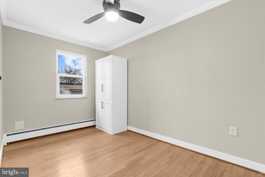 1035 6TH STREET