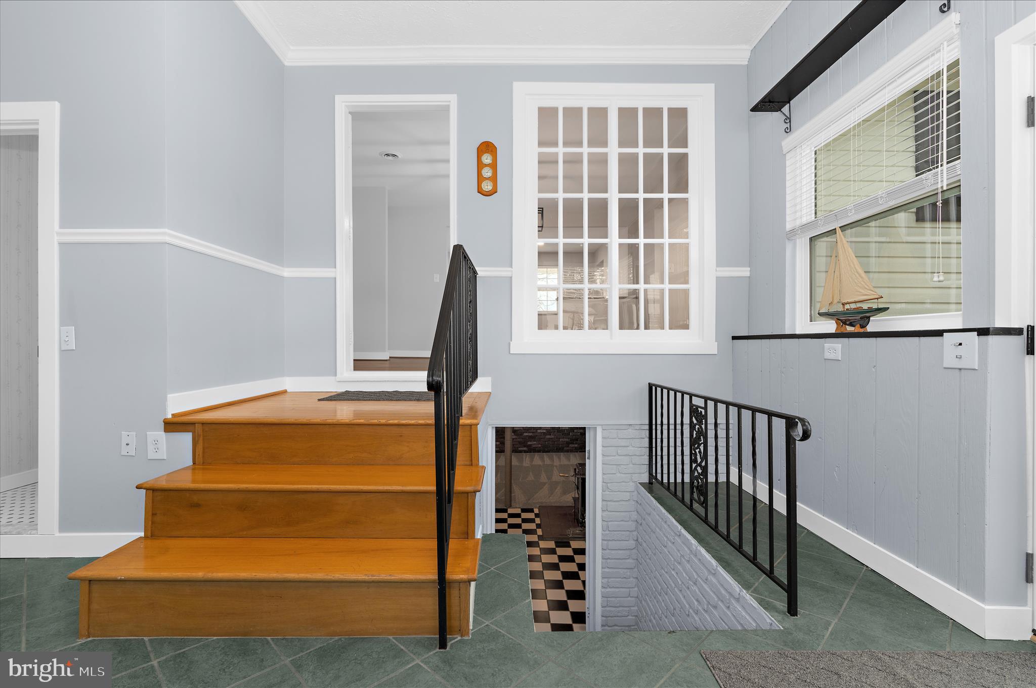 1035 6TH STREET