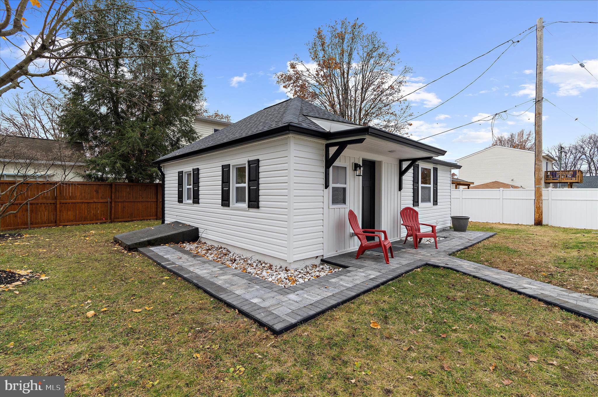 1035 6TH STREET
