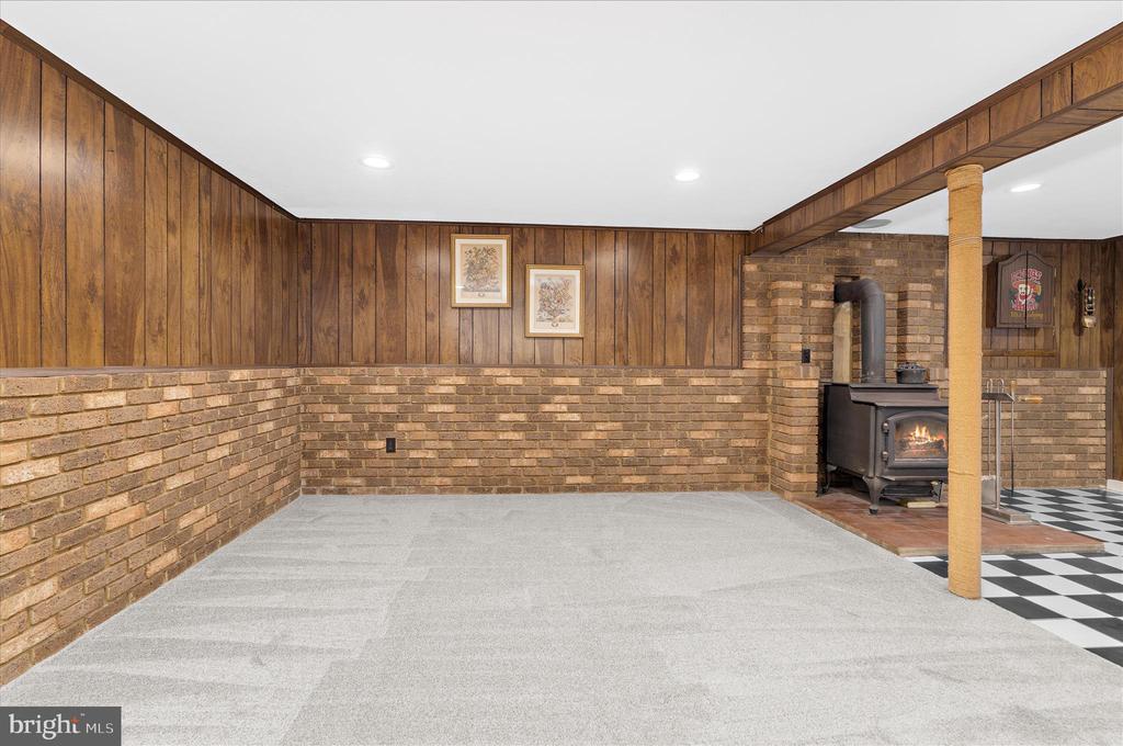 1035 6TH STREET
