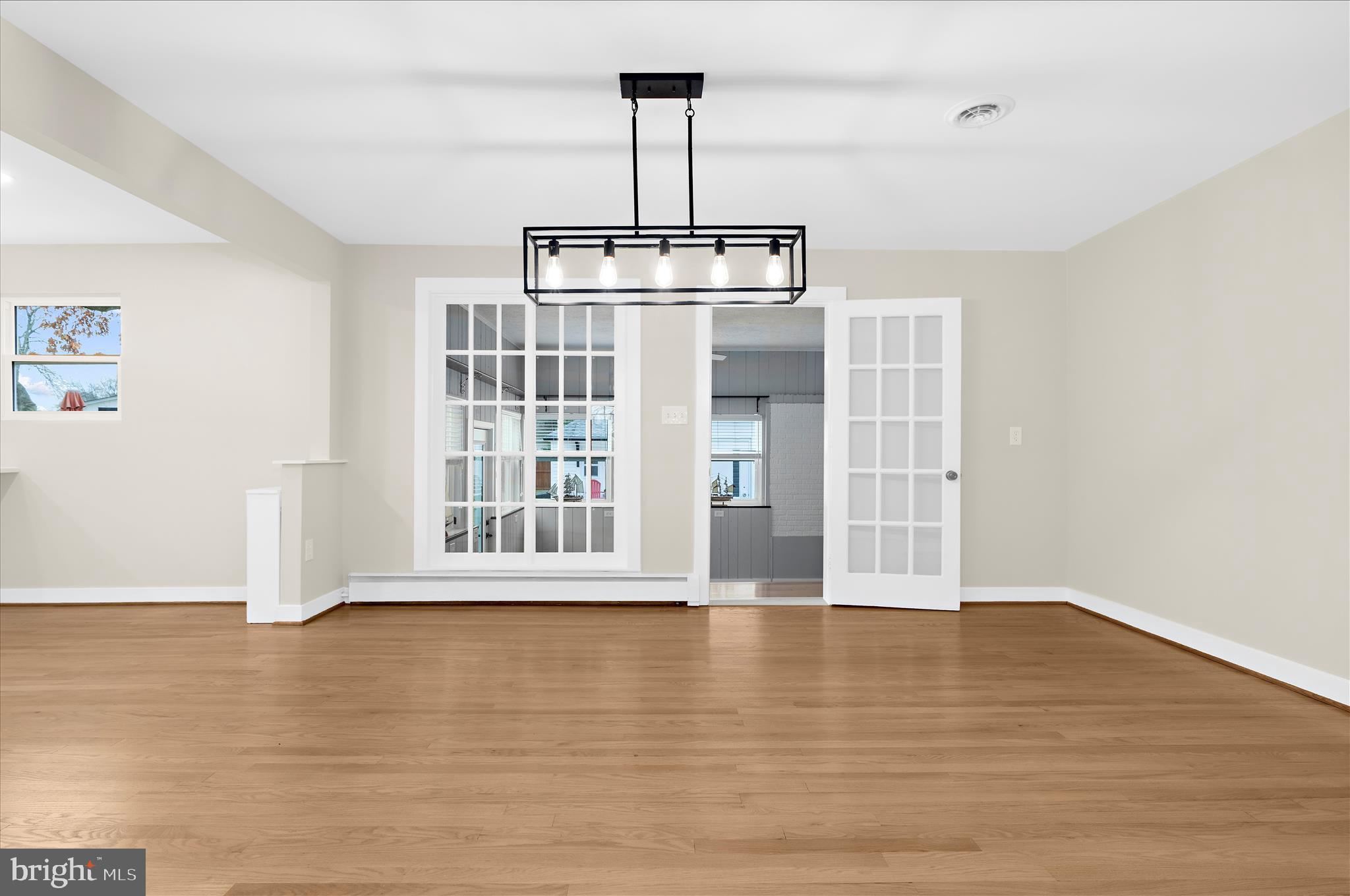 1035 6TH STREET
