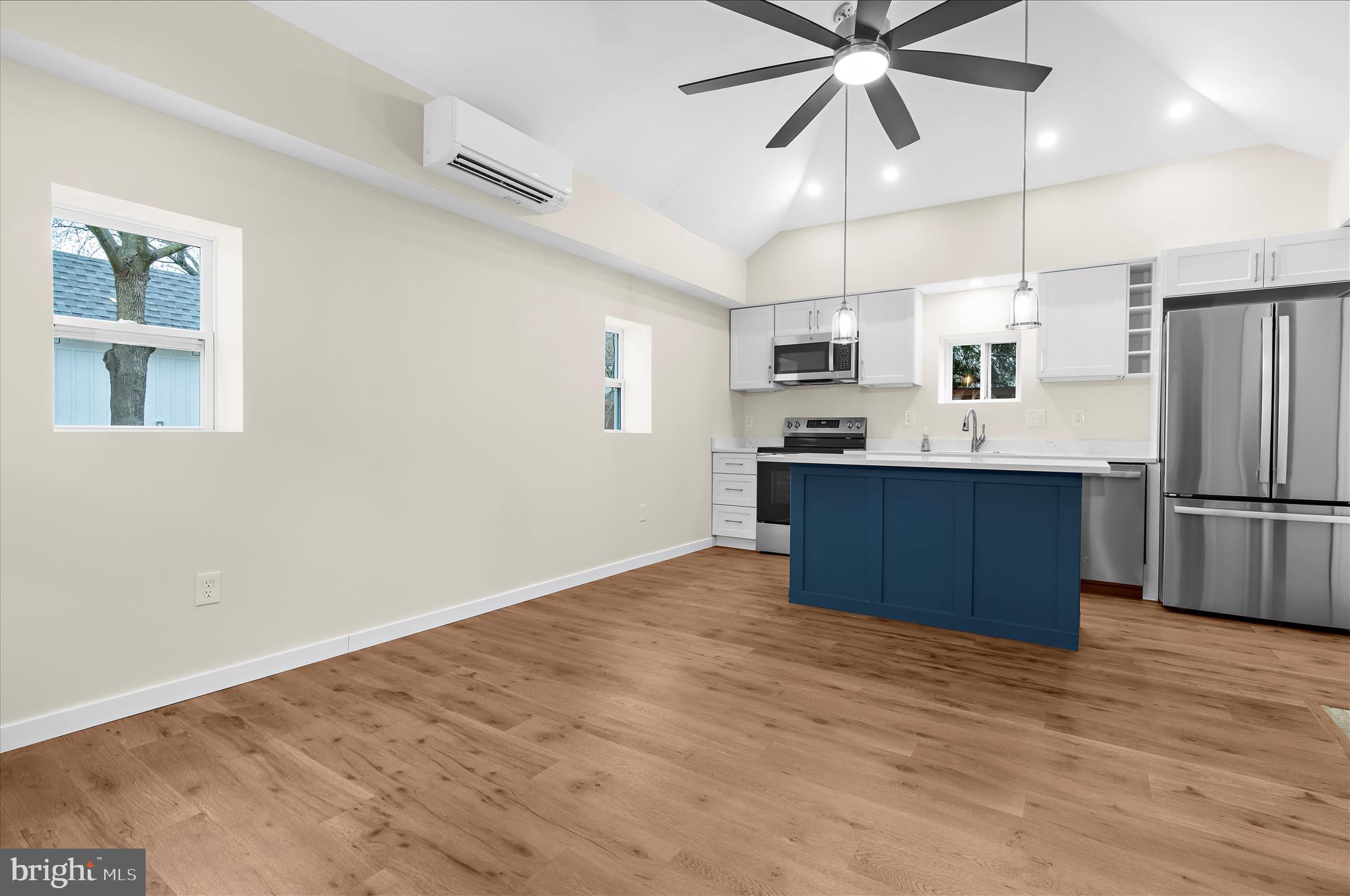 1035 6TH STREET