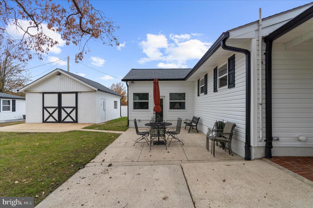1035 6TH STREET