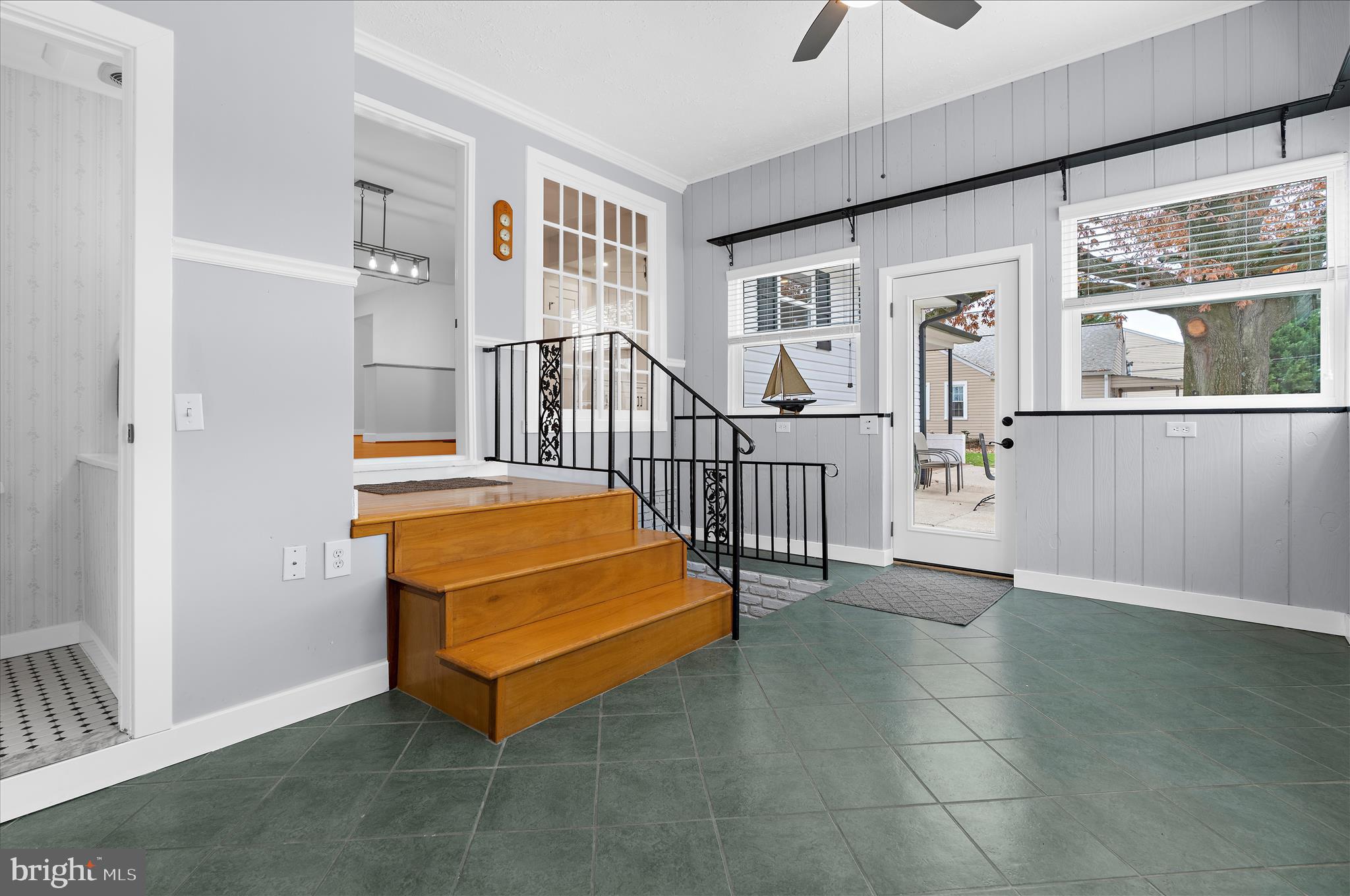 1035 6TH STREET