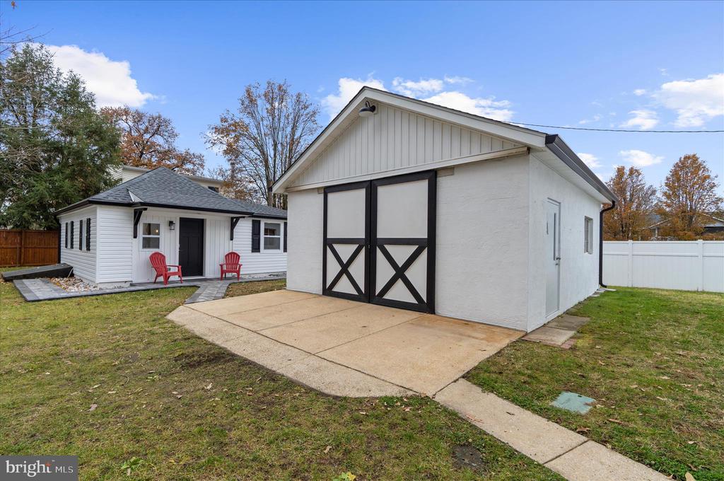 1035 6TH STREET