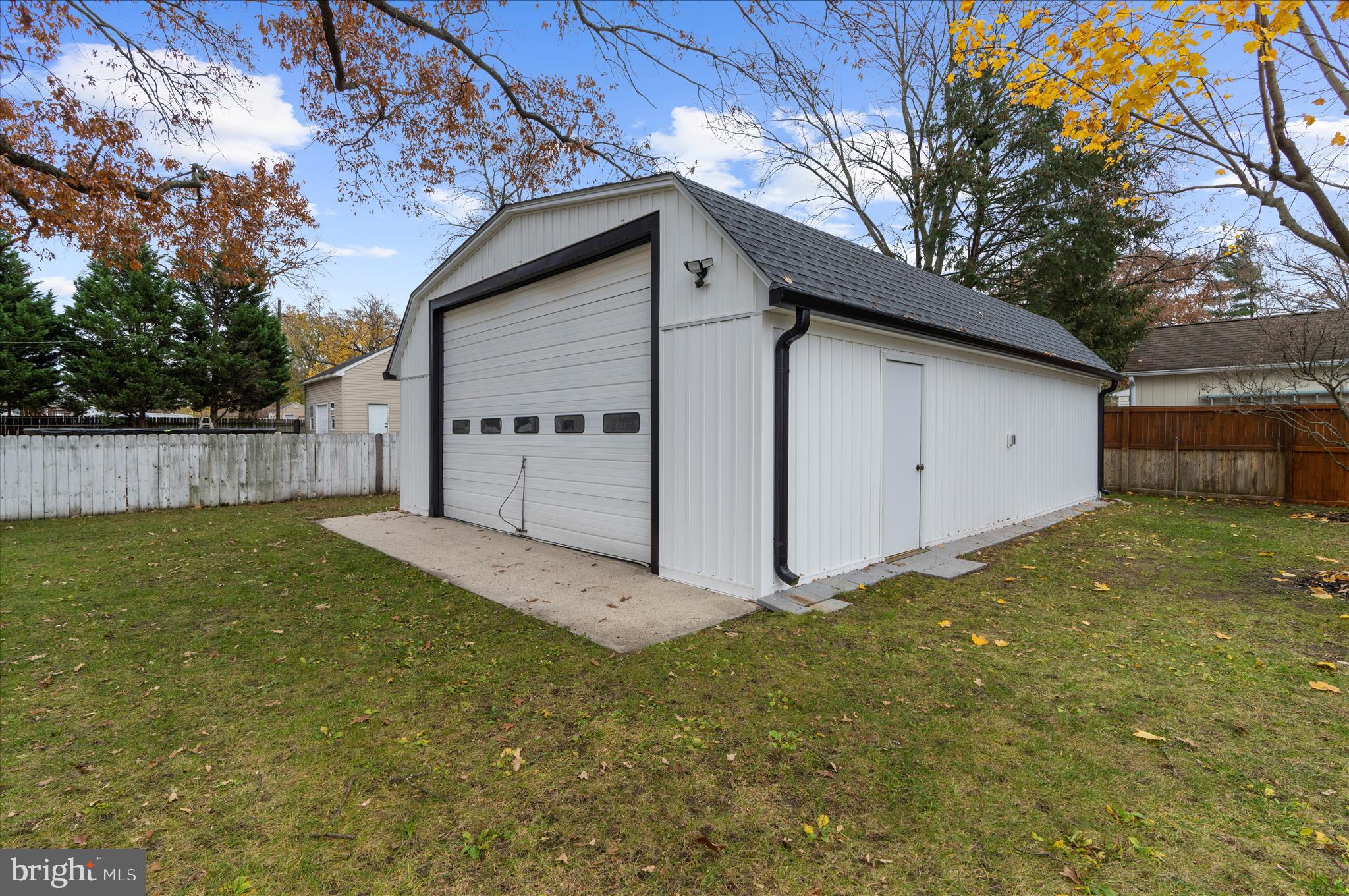 1035 6TH STREET