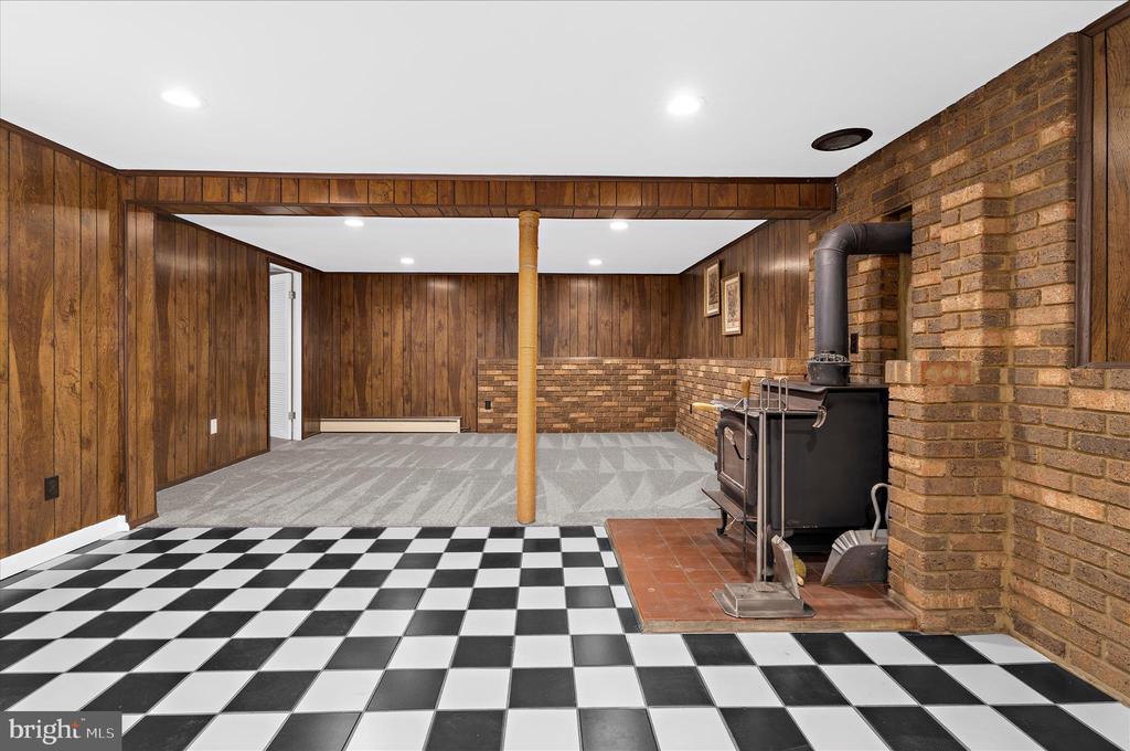 1035 6TH STREET