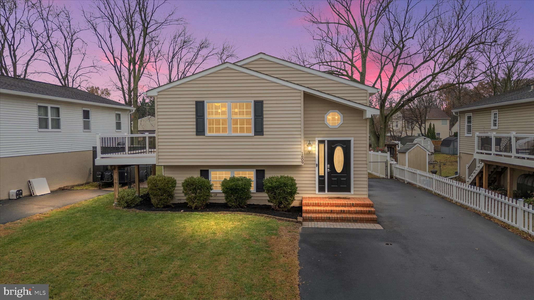1609 ANNAPOLIS DRIVE
