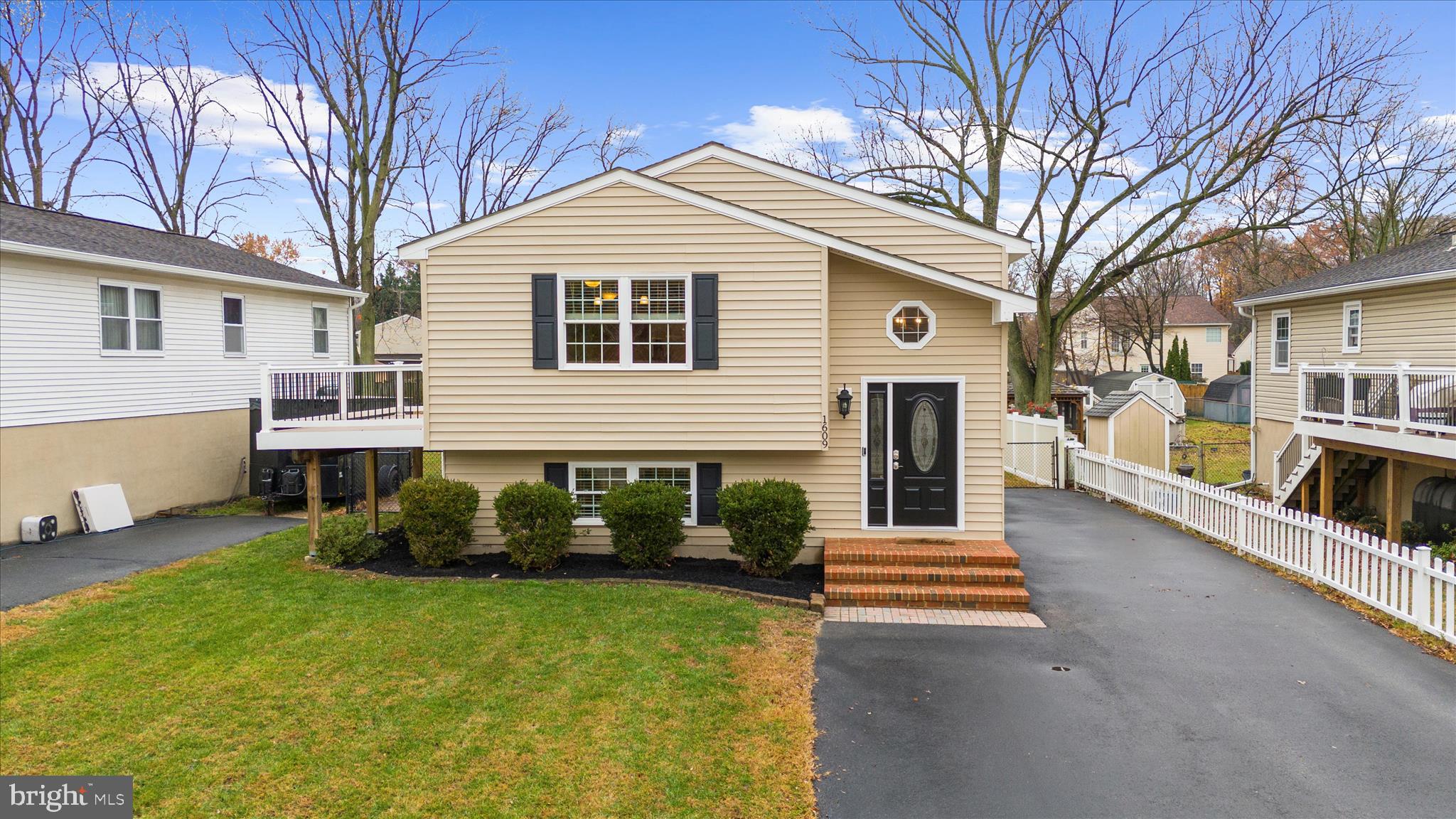 1609 ANNAPOLIS DRIVE