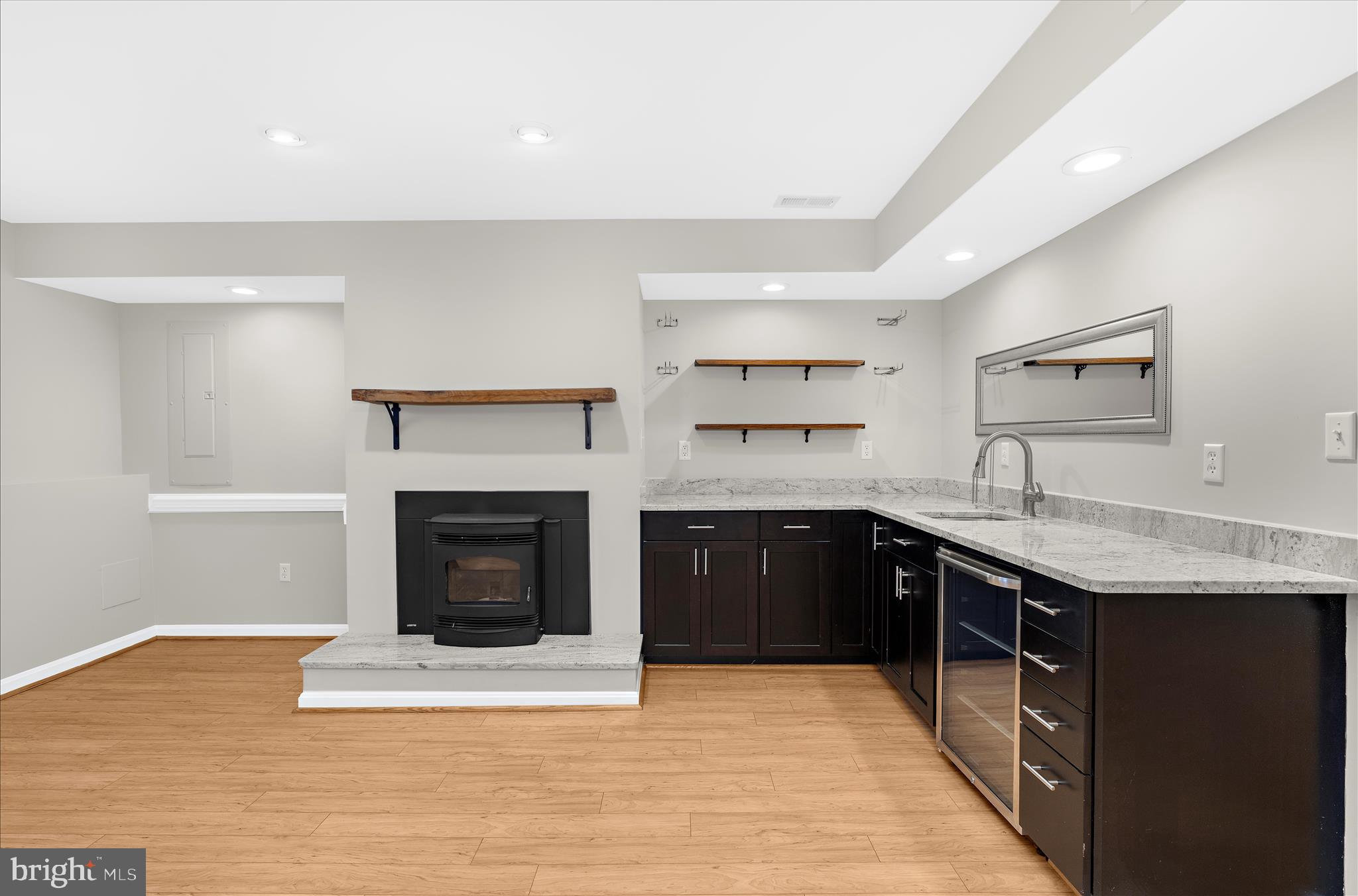 1609 ANNAPOLIS DRIVE