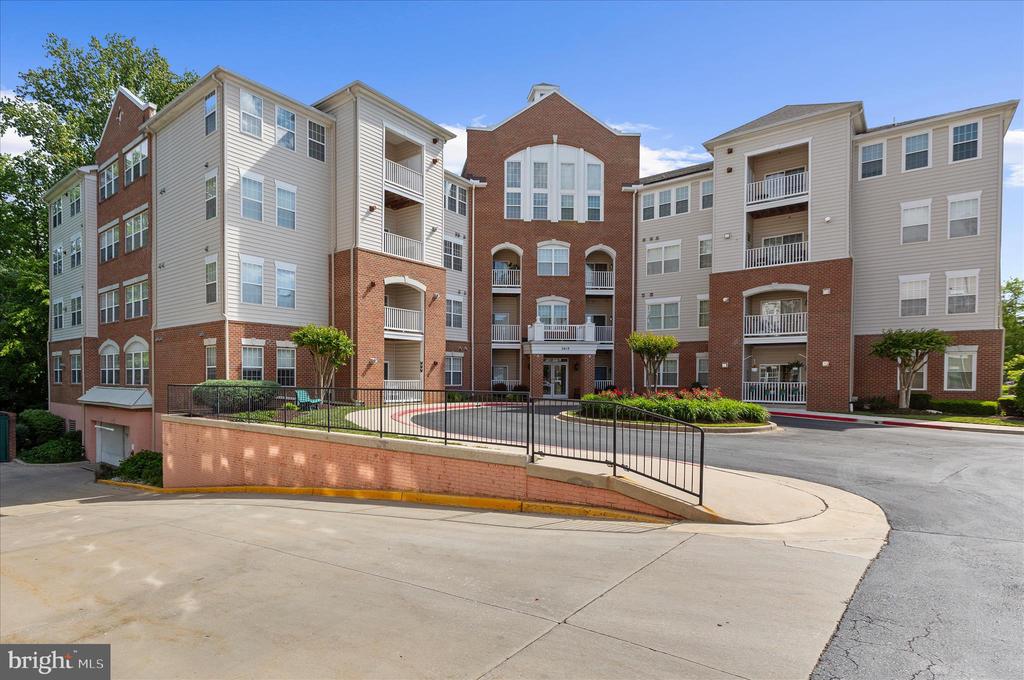 2610 CHAPEL LAKE DRIVE 404