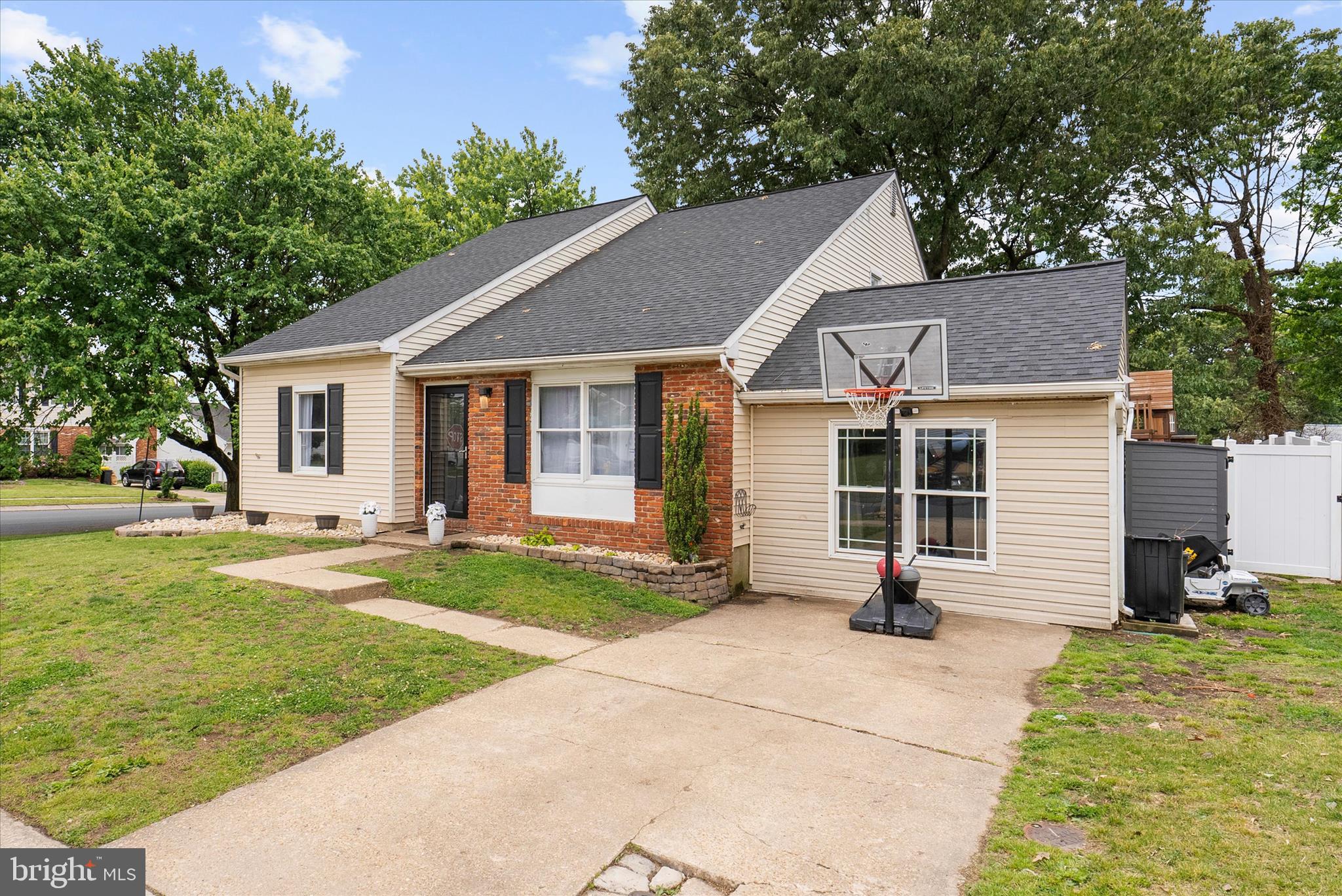 325 DOUBLE EAGLE DRIVE