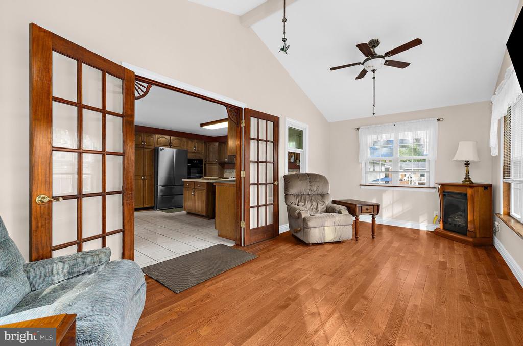 306 BROADWAY AVENUE