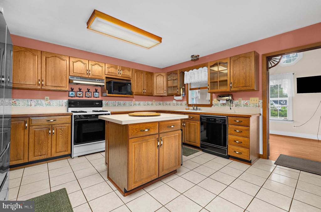306 BROADWAY AVENUE