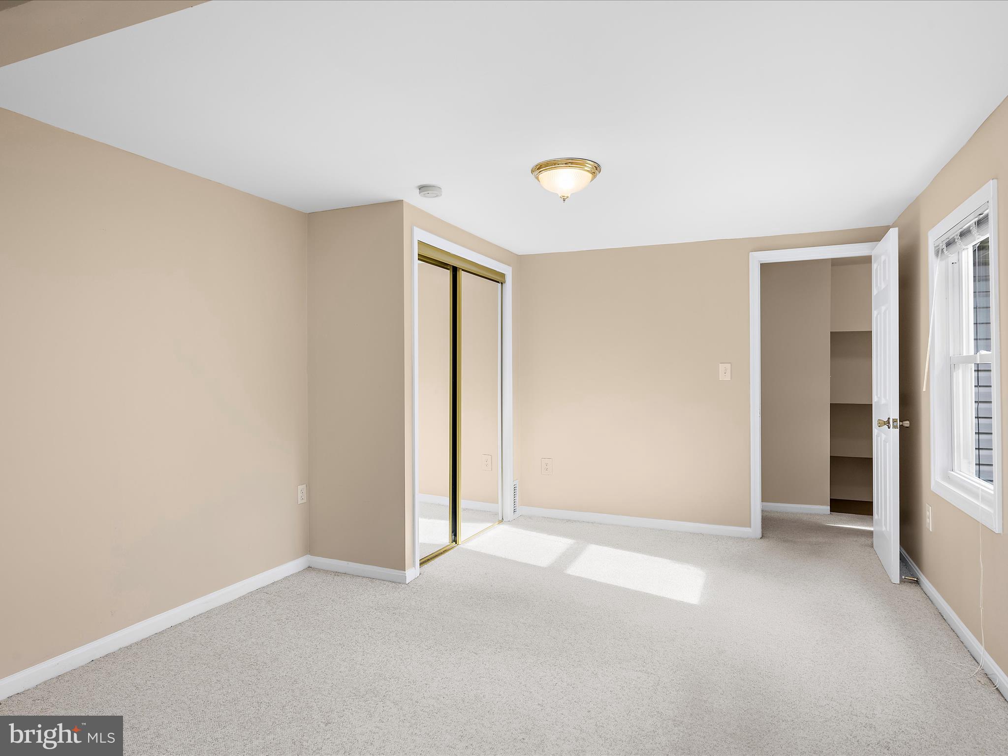 2636 EDGEMERE AVENUE