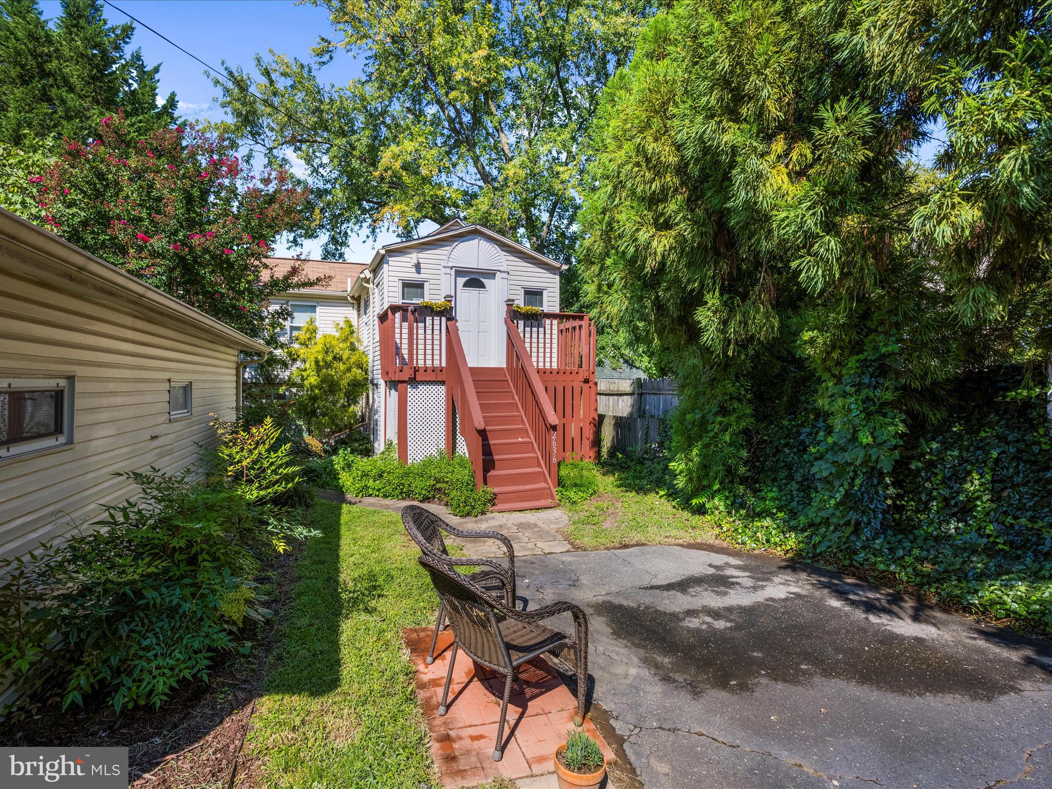 2636 EDGEMERE AVENUE