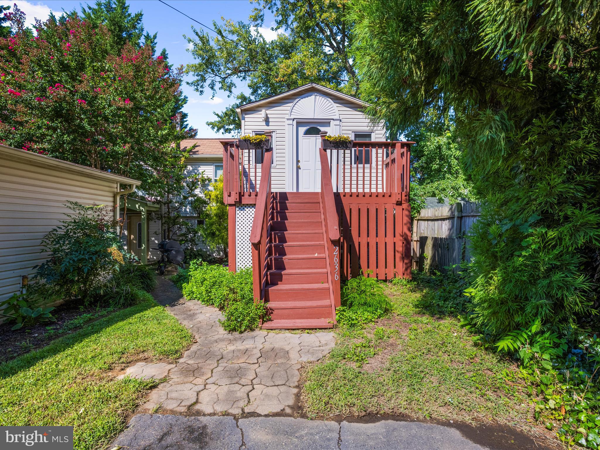 2636 EDGEMERE AVENUE