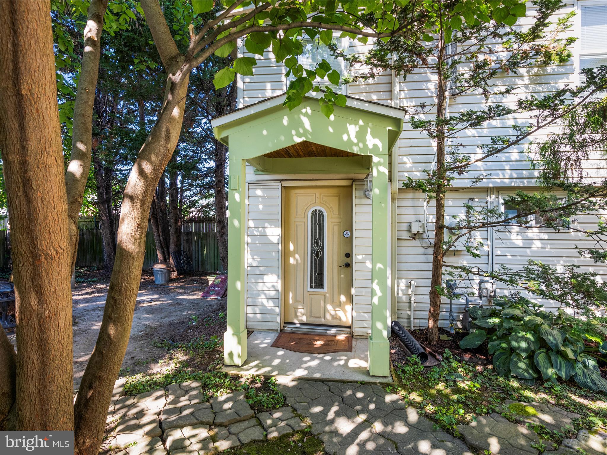 2636 EDGEMERE AVENUE