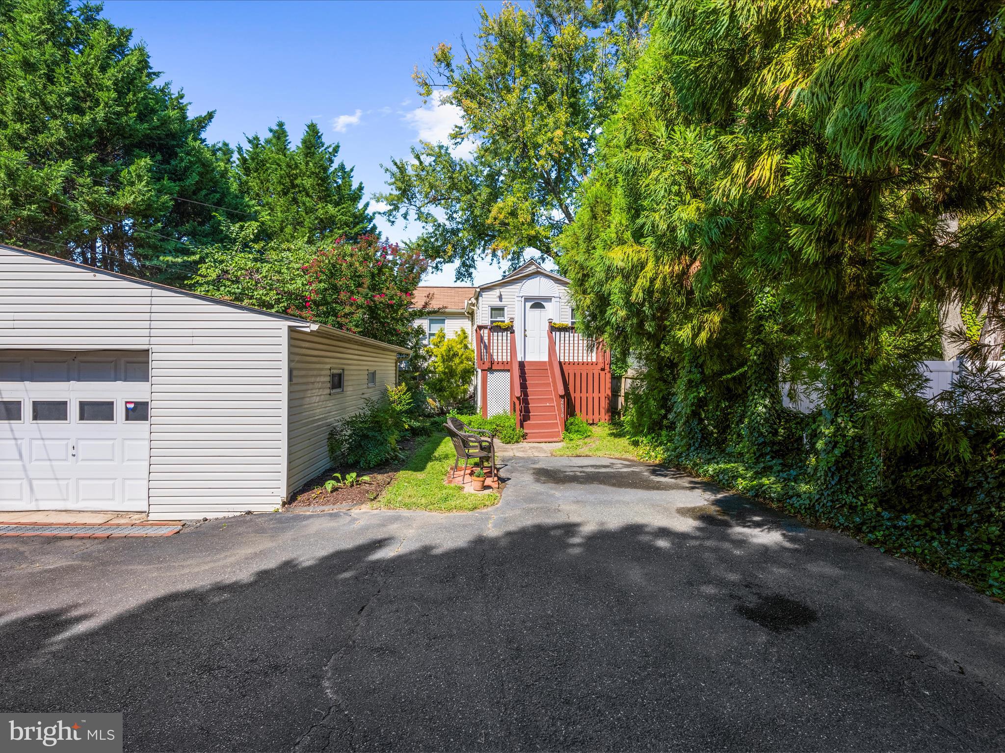 2636 EDGEMERE AVENUE