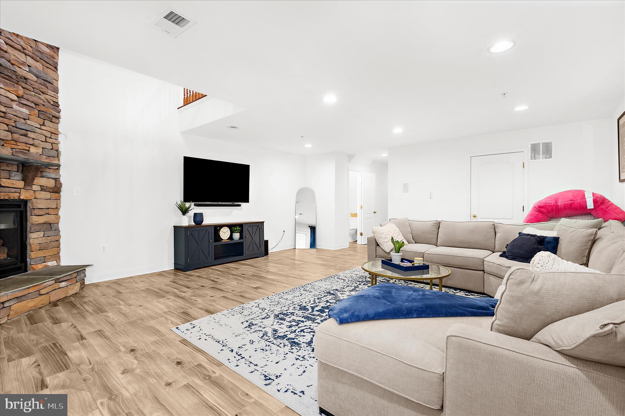 9128 MARLOVE OAKS LANE