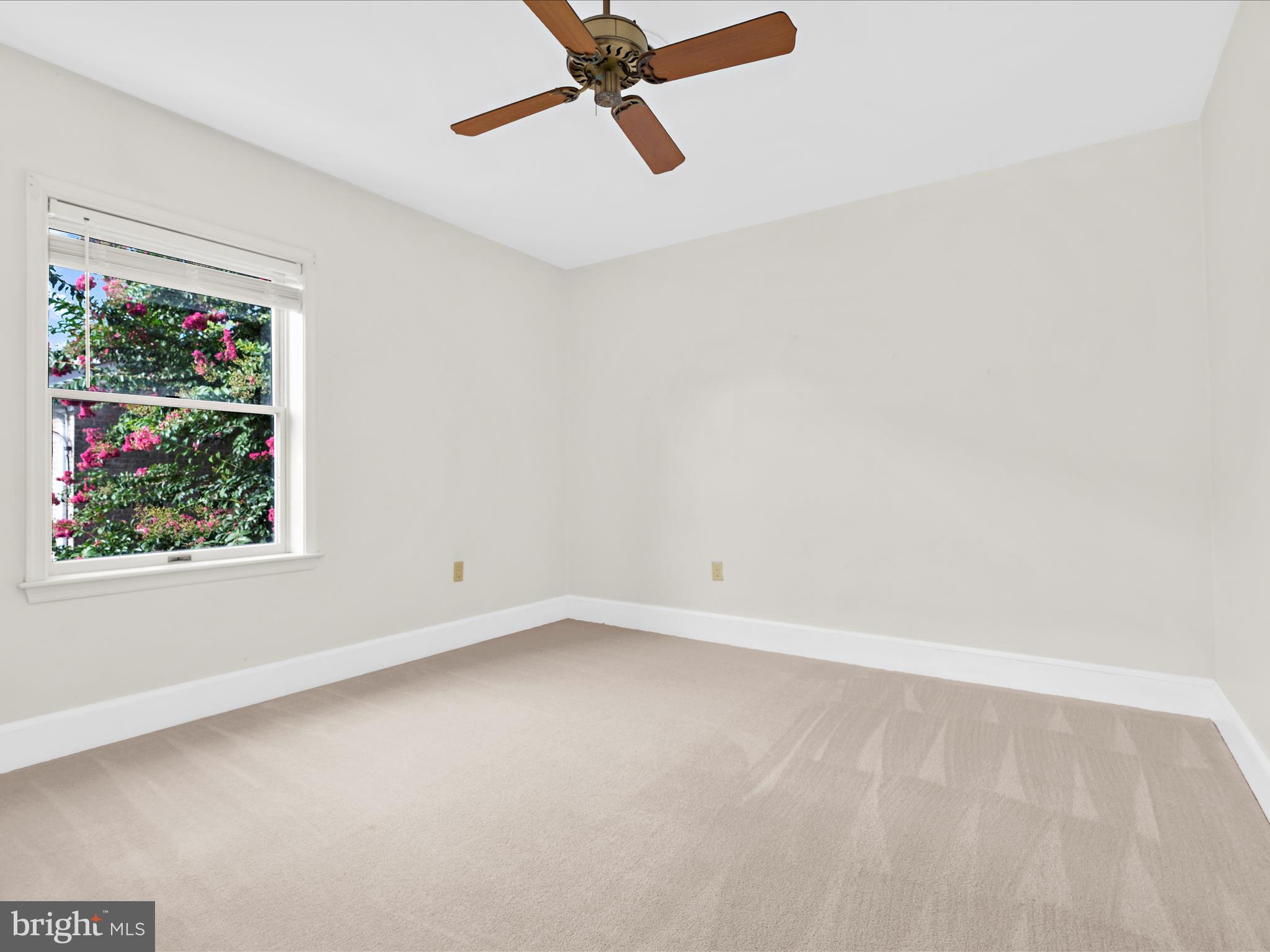 13 N THOROUGHGOOD LANE 24