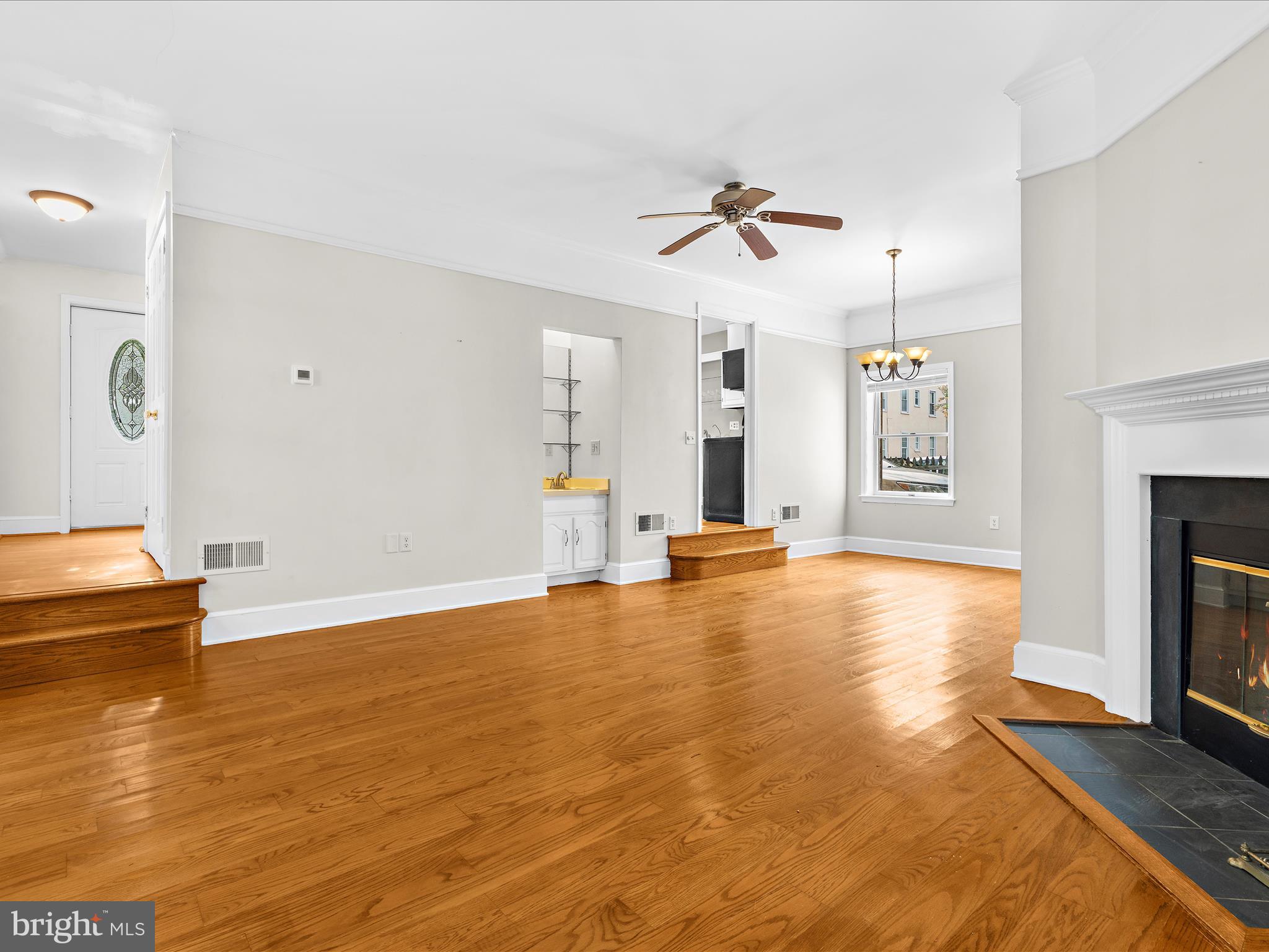 13 N THOROUGHGOOD LANE 24