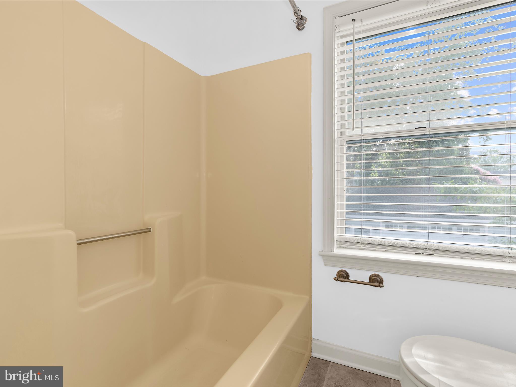 13 N THOROUGHGOOD LANE 24