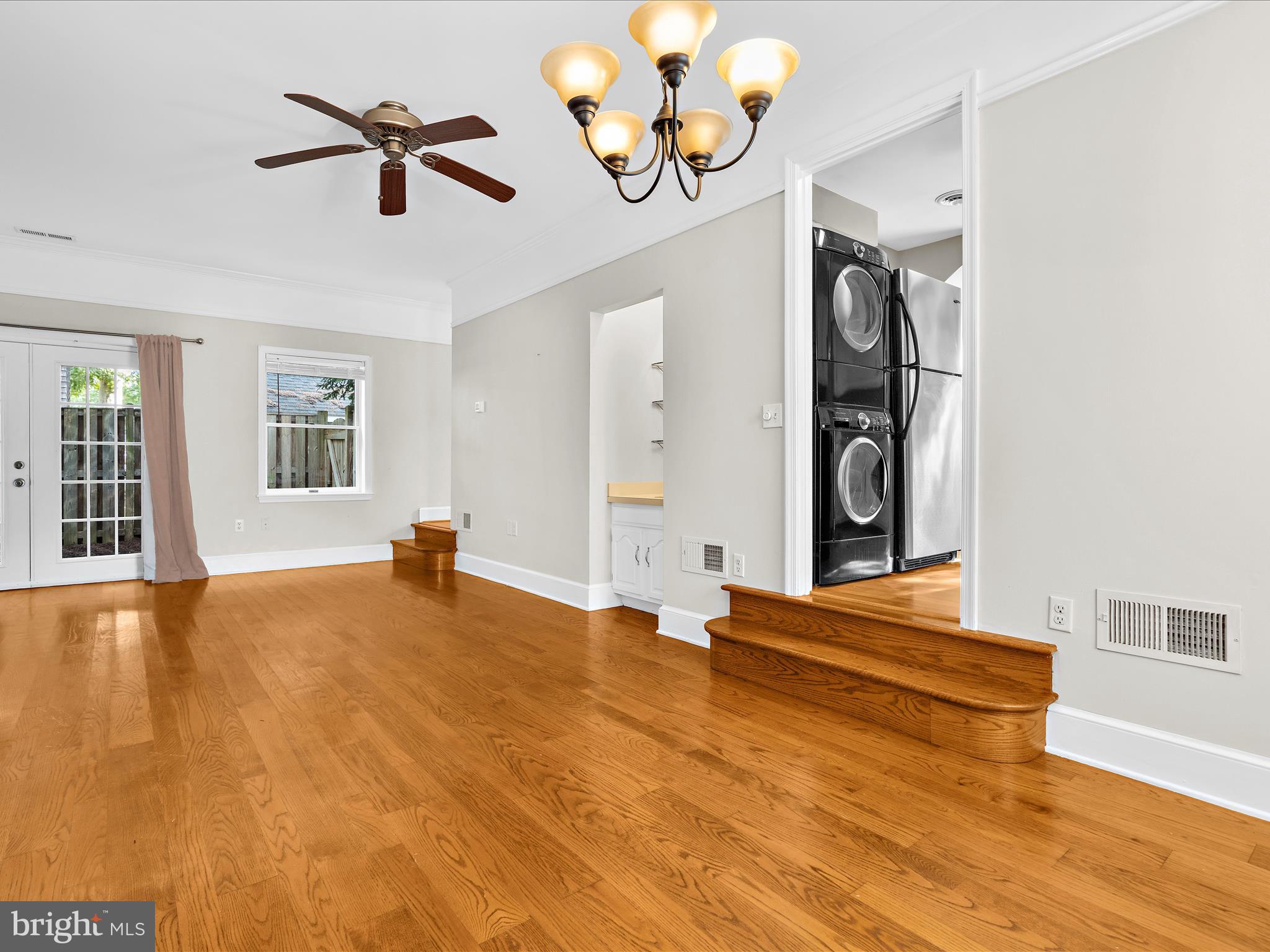 13 N THOROUGHGOOD LANE 24