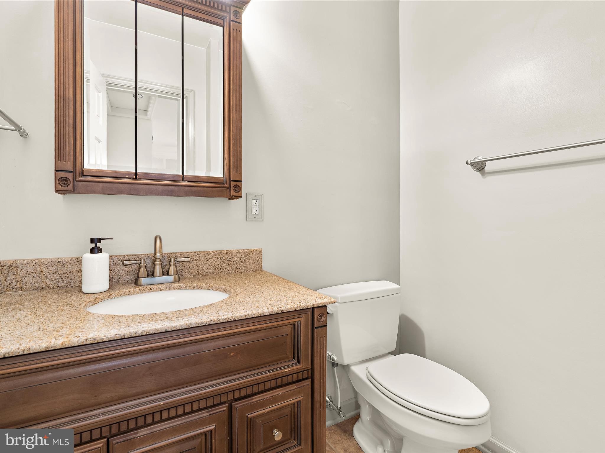13 N THOROUGHGOOD LANE 24