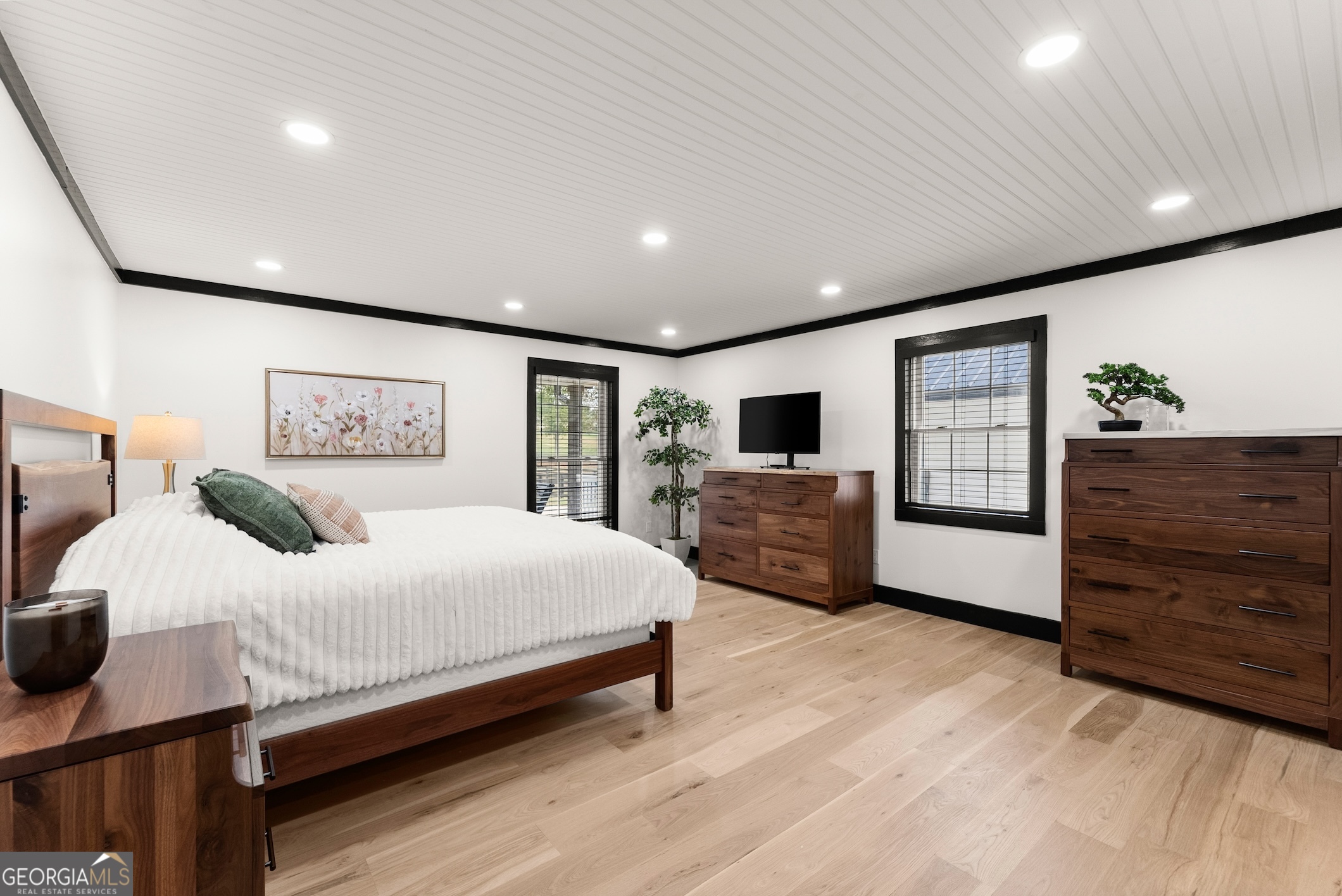 6147 Dahlonega Highway