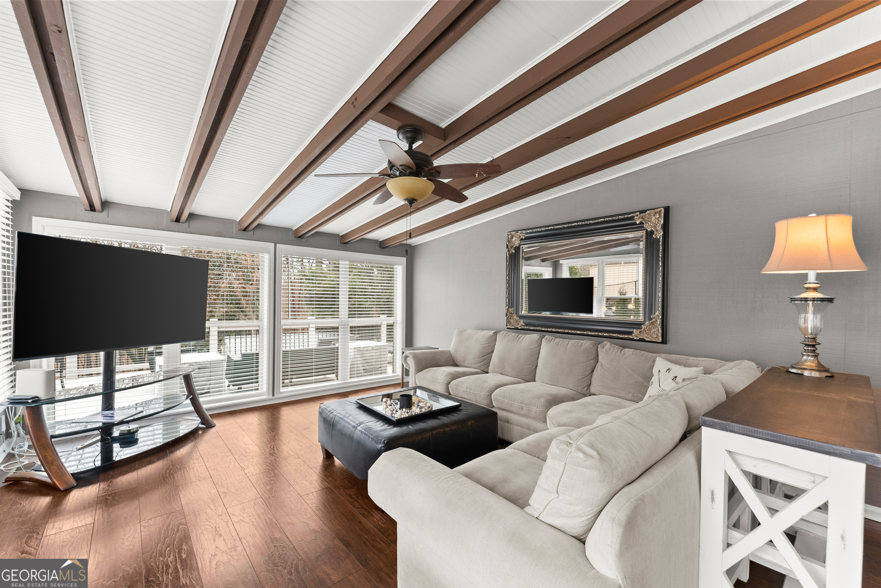 6052 Seminole Drive