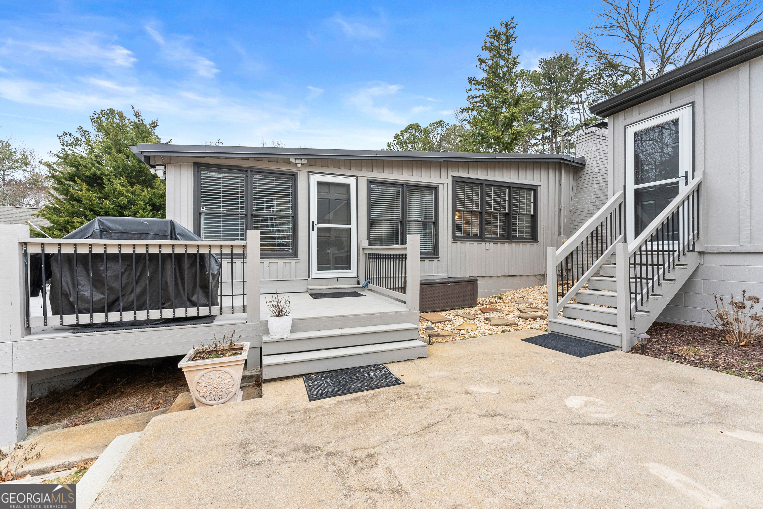 6052 Seminole Drive