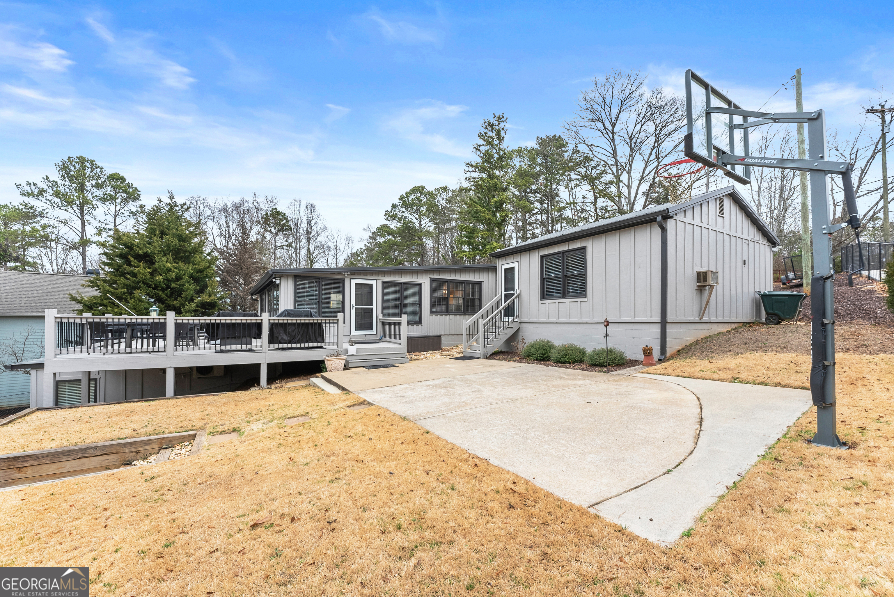 6052 Seminole Drive