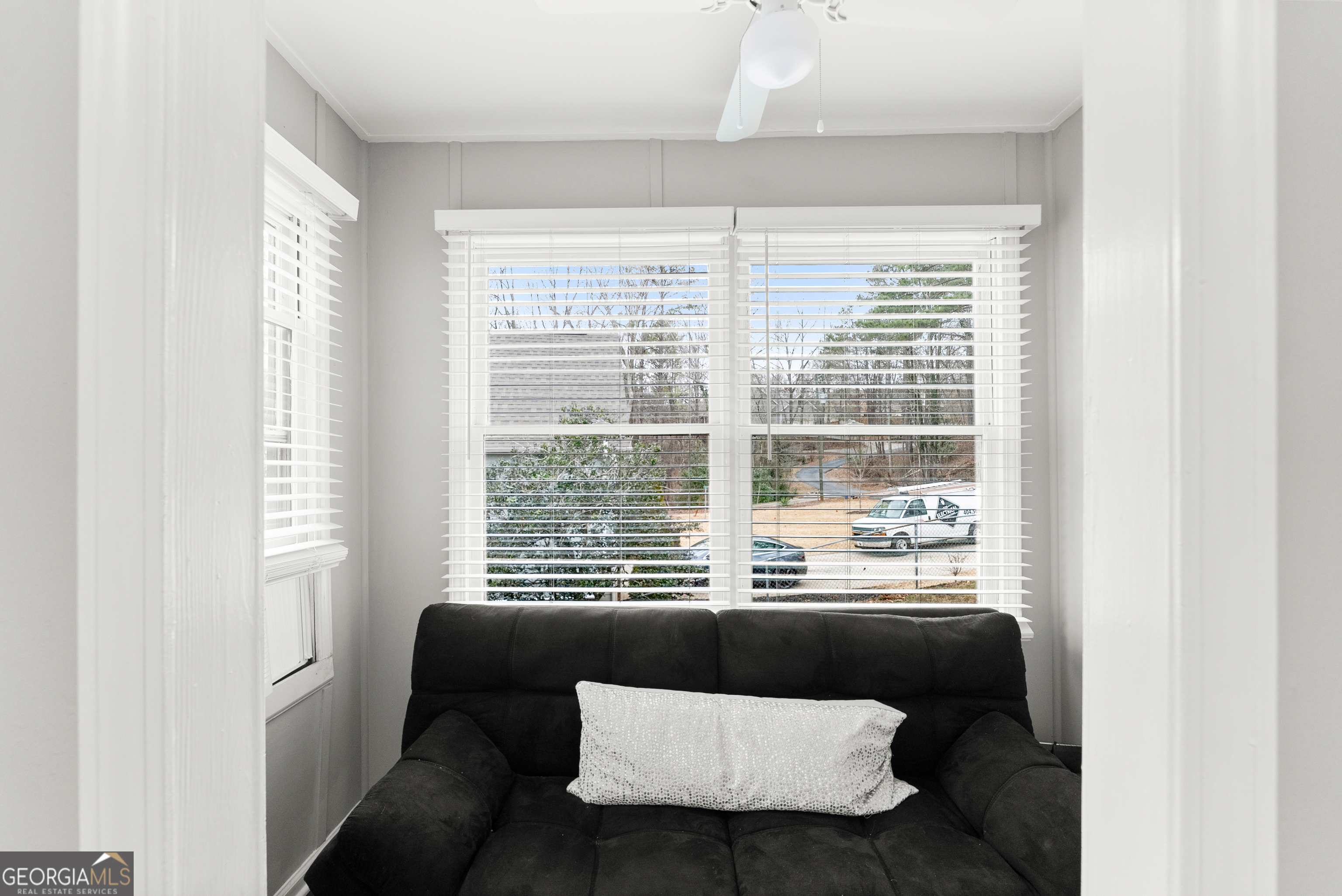 6052 Seminole Drive