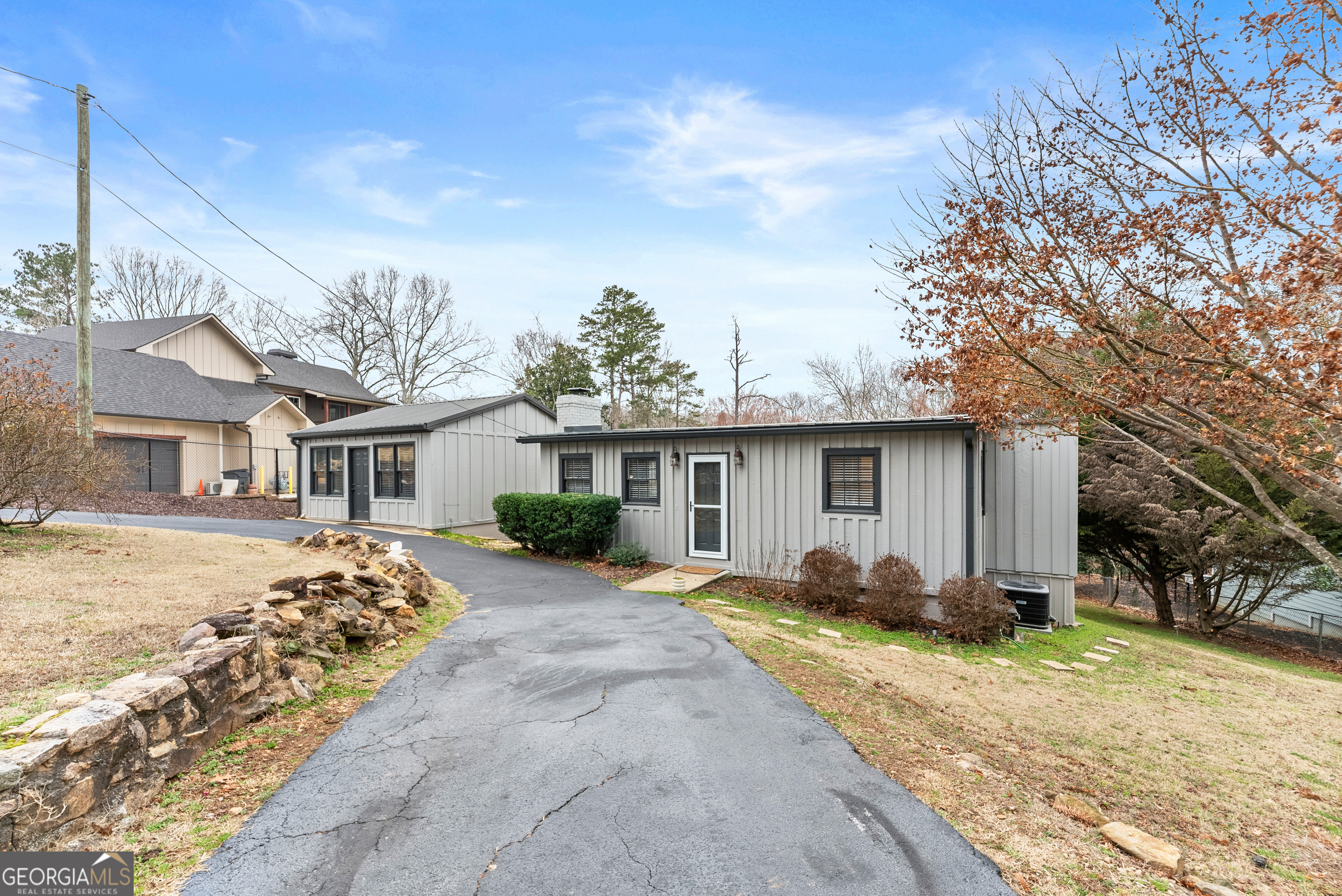 6052 Seminole Drive