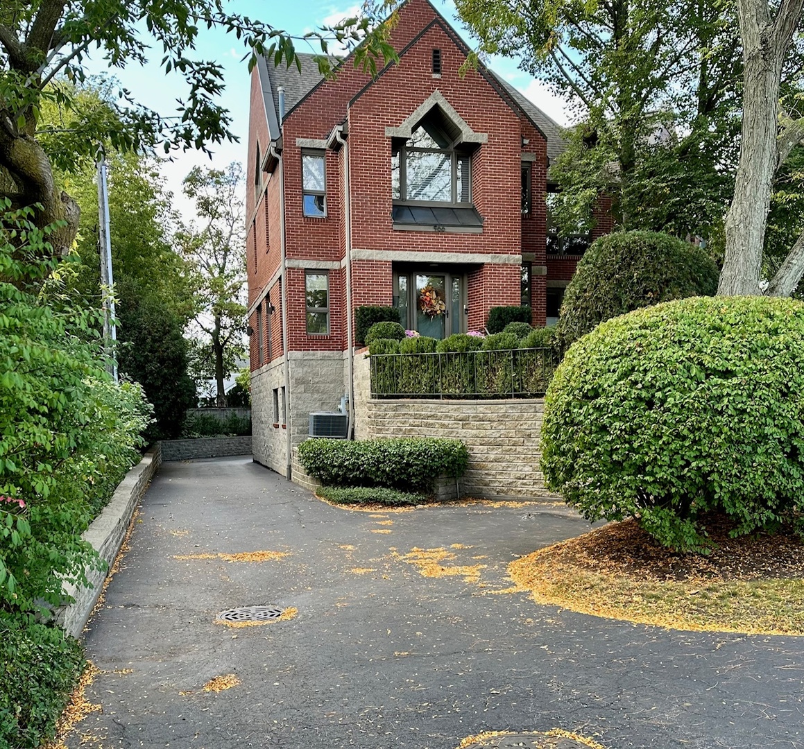 966 Green Bay Road